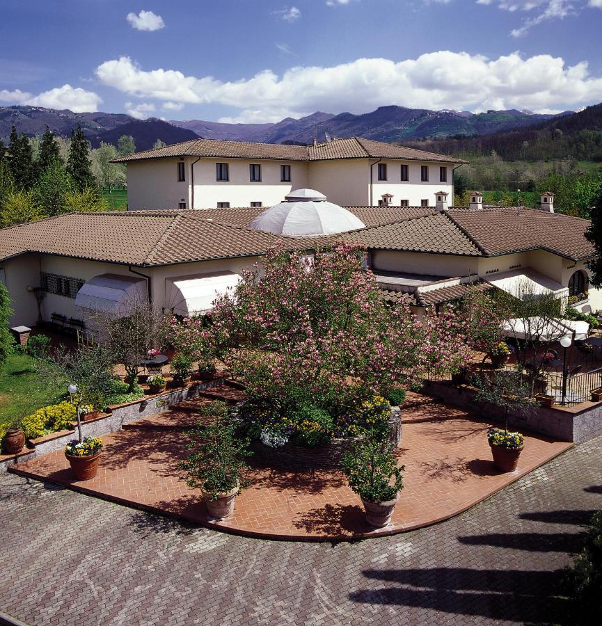 Hotel Ristorante La Lanterna Castelnuovo di Garfagnana Exterior photo